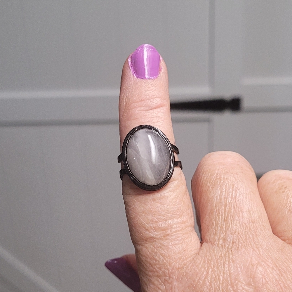 Elegant Gray Agate and Black Oval Ring NWT Handmade